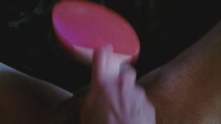 Извращенец лупит себя по яйцам теннисной ракеткой и кончает